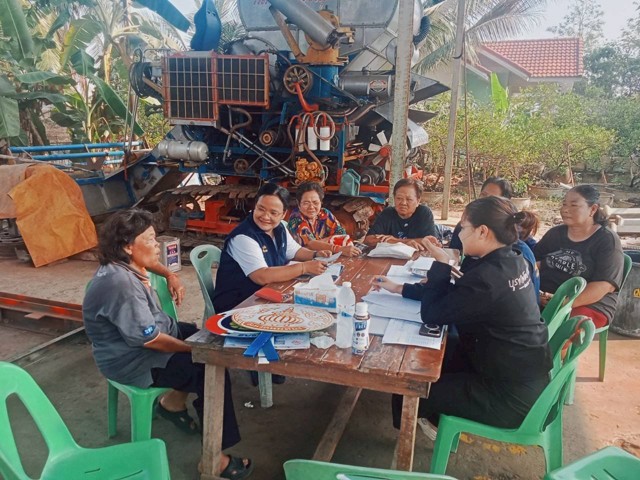 พช.ไทรน้อย ลงพื้นที่เร่งติดตามการดำเนินงานกลุ่มออมทรัพย์เพื่อการผลิต